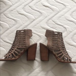 Dolce Vita Size 6.5 Woven Detail Heels